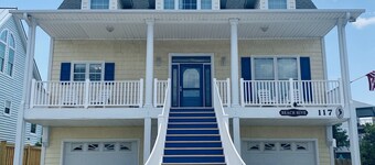 5 bedrooms, 4 baths, 2 half baths, private pool & private beach access