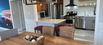 Amazing beach house 1.5 blocks from the sand!