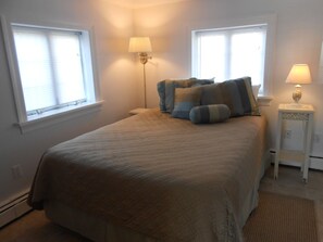 4 bedrooms, iron/ironing board, free WiFi - 4 Bedrooms/3.5 bath/Ground Floor Condo @ 12th and Central, Sleeps 4-9, A/C, Park (Ocean City)
