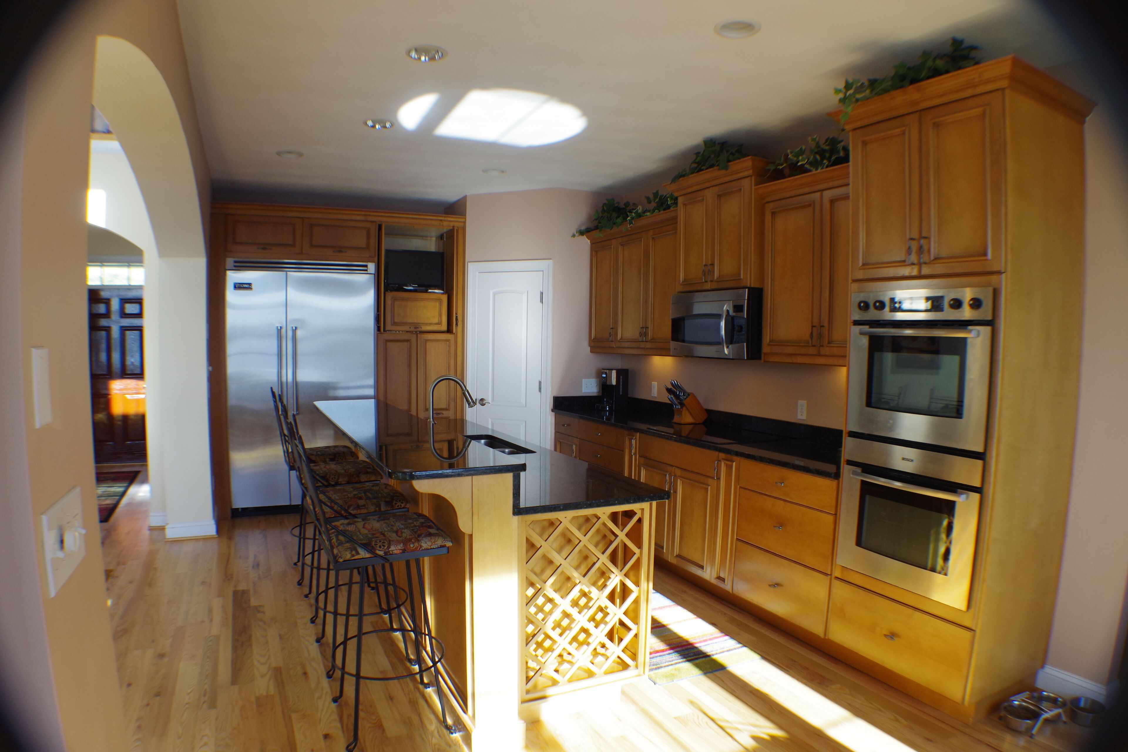 EastlakeEstateSML- Sunsets, HotTub, Covered Boat Dock, canoes-kayaks-paddle boat