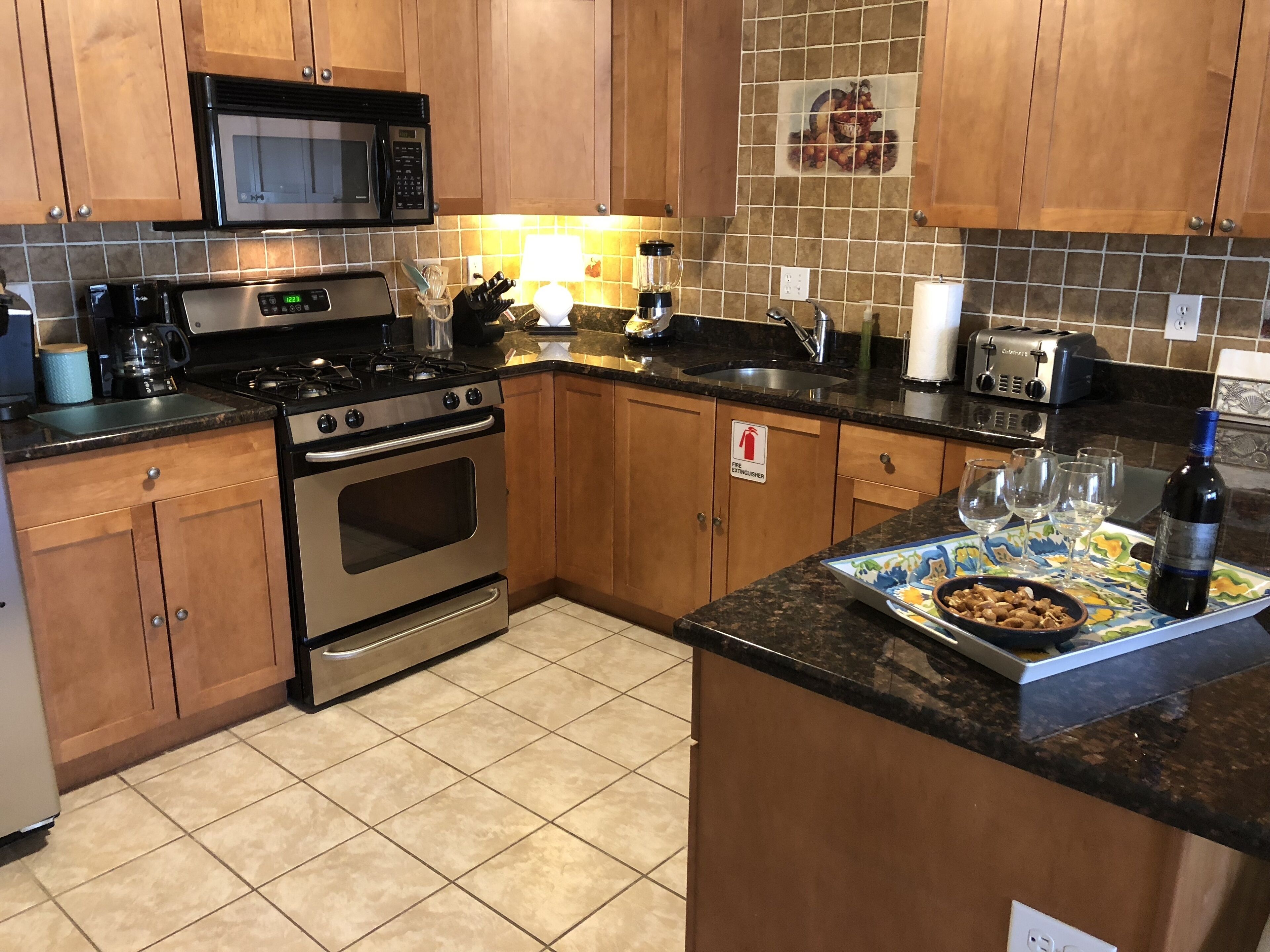 Excellent Location!  3BR/3BA - 1 block to Beach, Boards and Conv Ctr