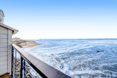 Waterfront condo w/ furnished balcony, ocean views & great location