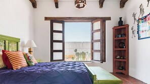 3 bedrooms, desk, iron/ironing board, WiFi