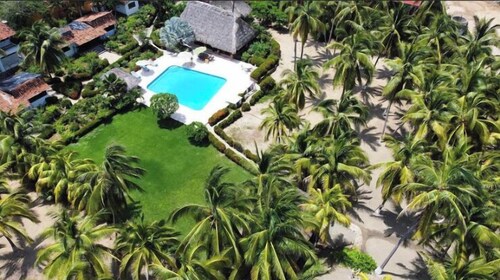 Beachfront  Great Villa, private, full staffed, pool, sleeps 28, 8 bedrooms