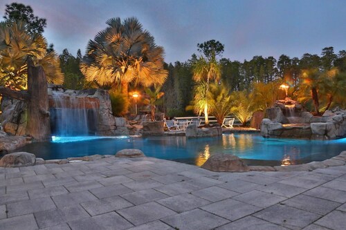 Resort style pool with lazy river, grotto, & hot tub! Dog-Friendly! Golf Haven!