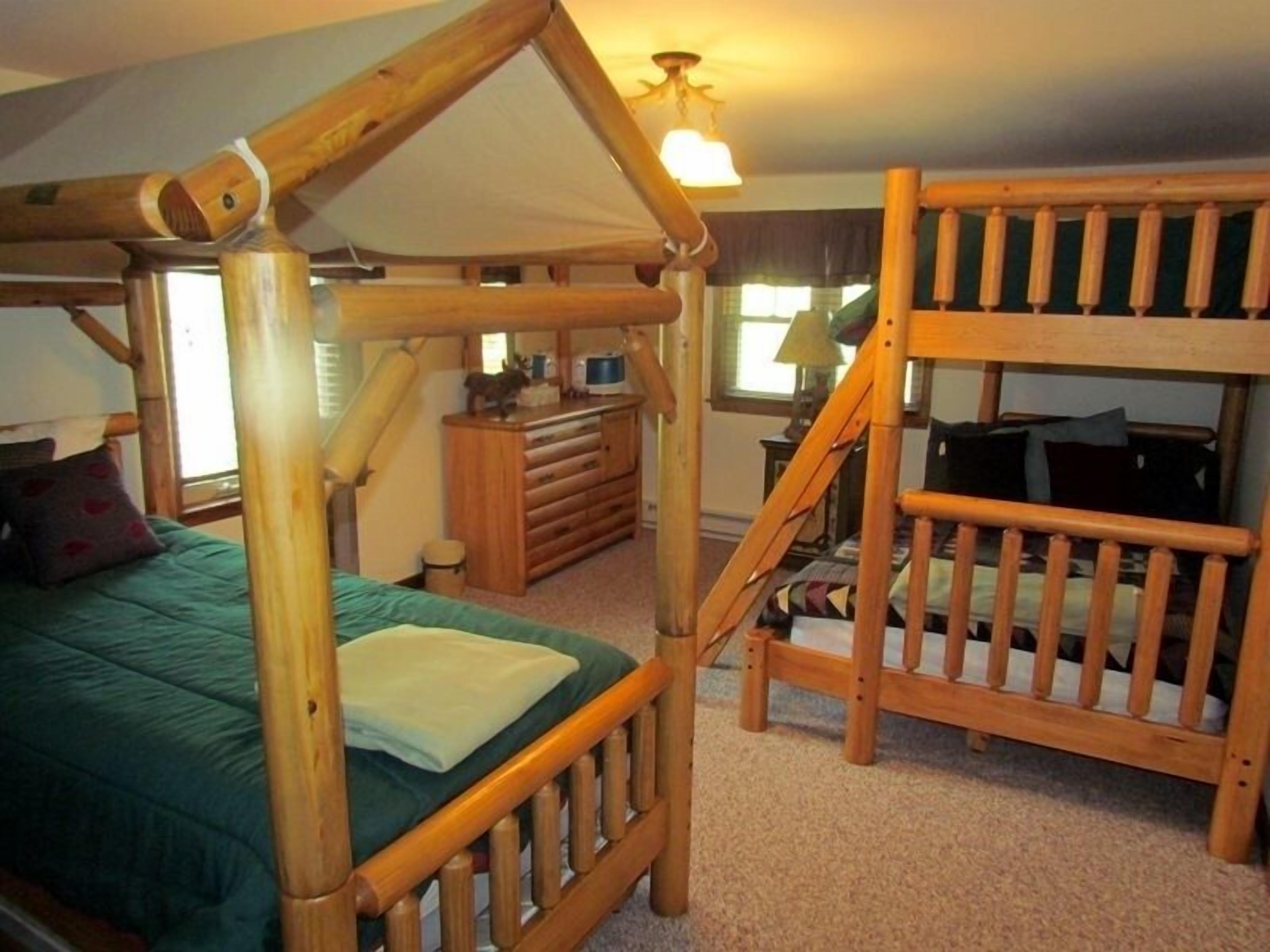 4 habitaciones, tabla de planchar con plancha y cuna de viaje 