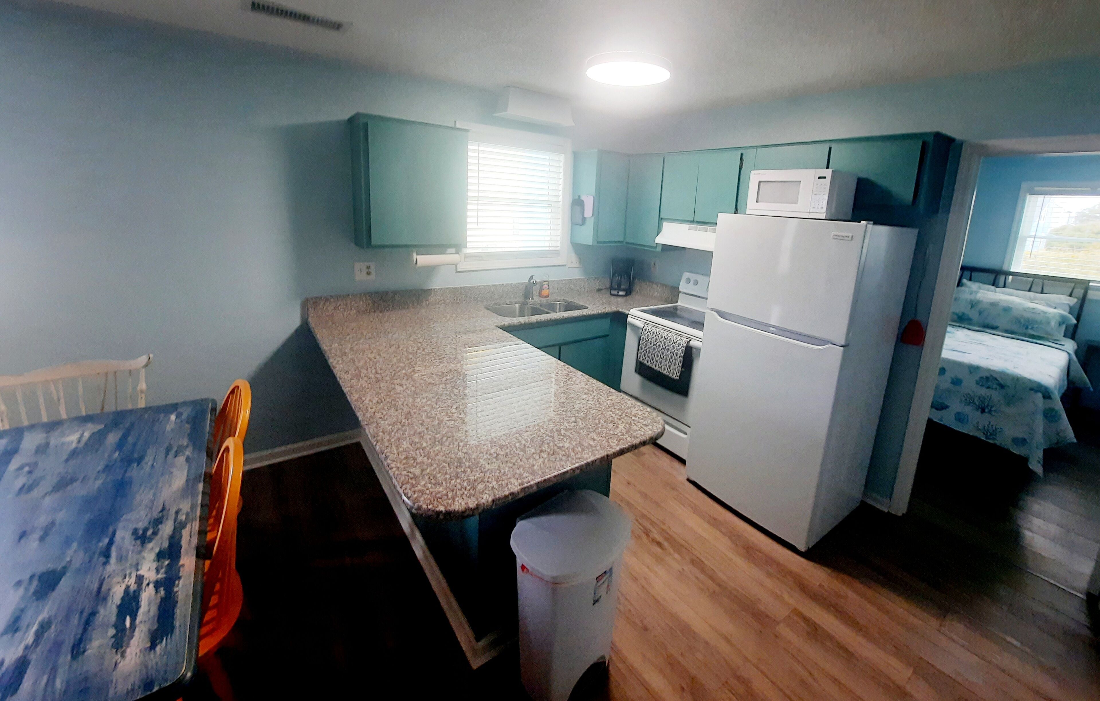 Snoring Shores - Ocean View – Beach Access steps away – Sleeps 8- Small Dogs  