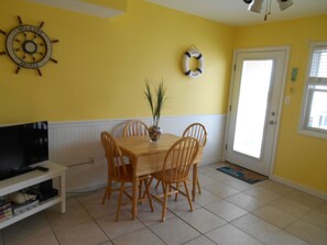 Dining - Summer Sands Condo located on the beach in Wildwood Crest (Wildwood Crest)