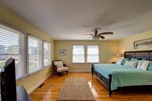 4 bedrooms, internet, bed sheets