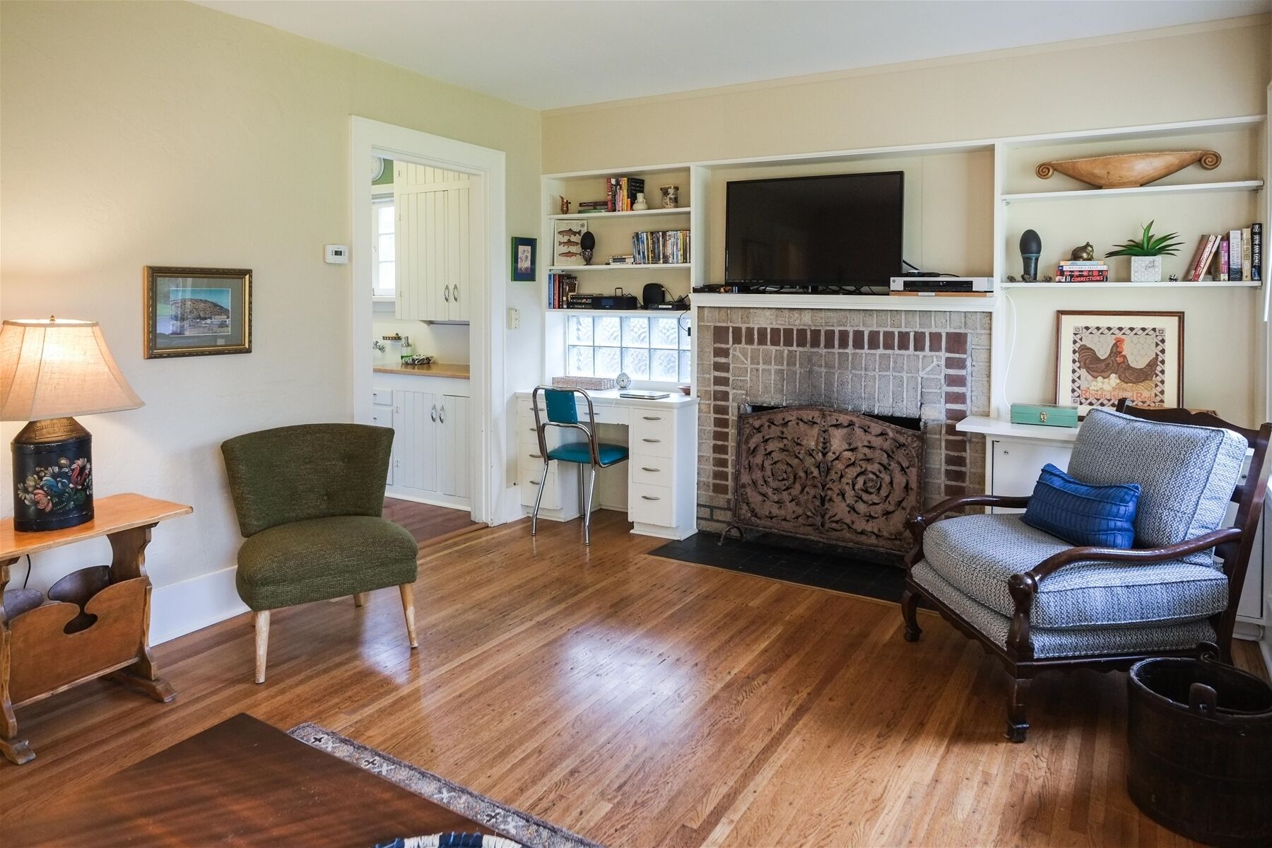 Bluebird Day - Sunny Pine Cottage