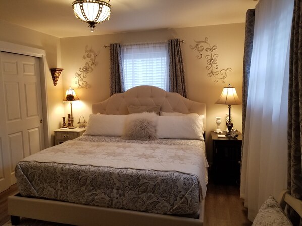 4 عدّة غرف نوم ومكواة/لوح كي وواي فاي مجانًا وملاءات أسرّة