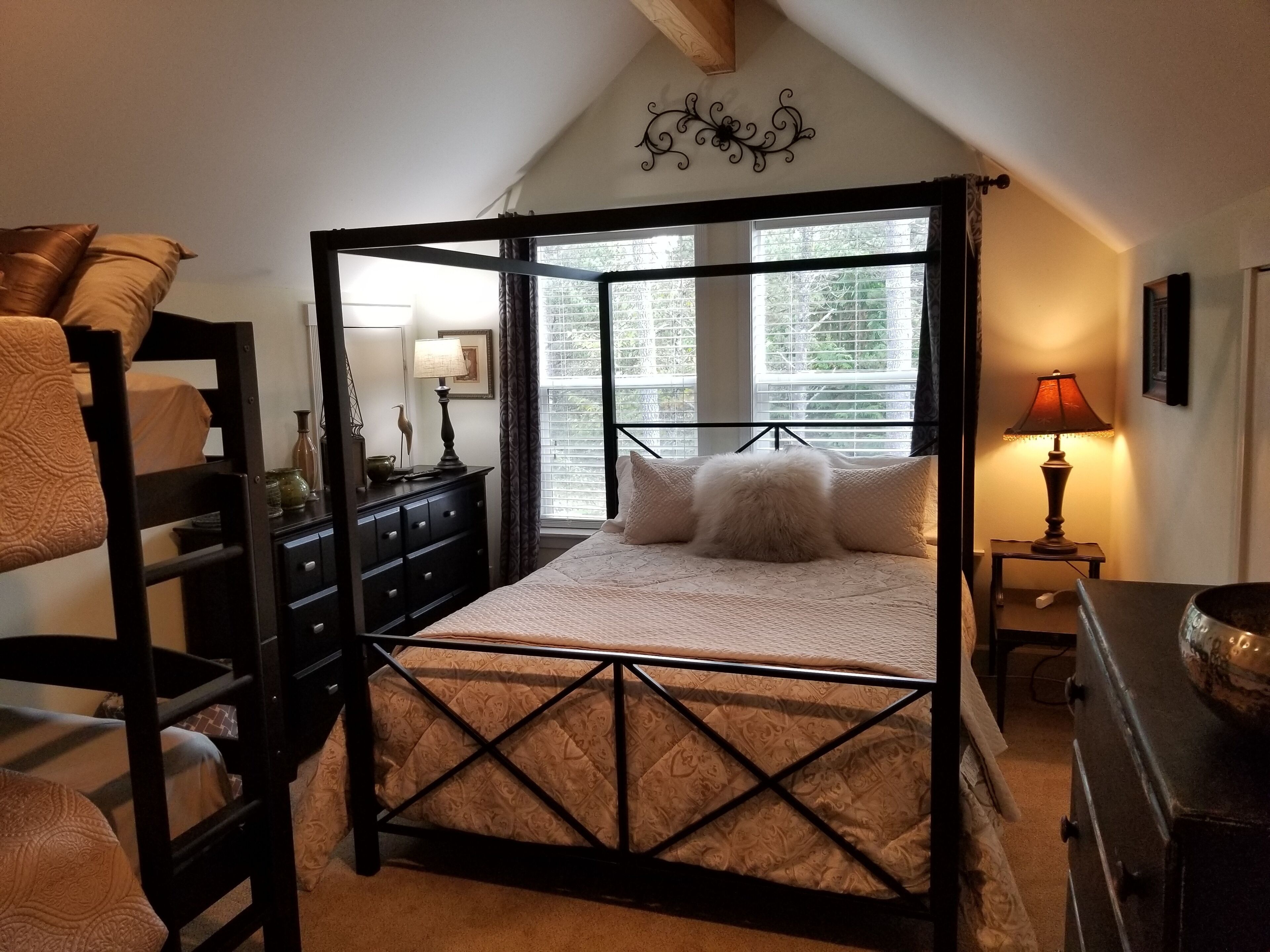 BellaVilla - Elegant beach cottage in premier destination neighborhood