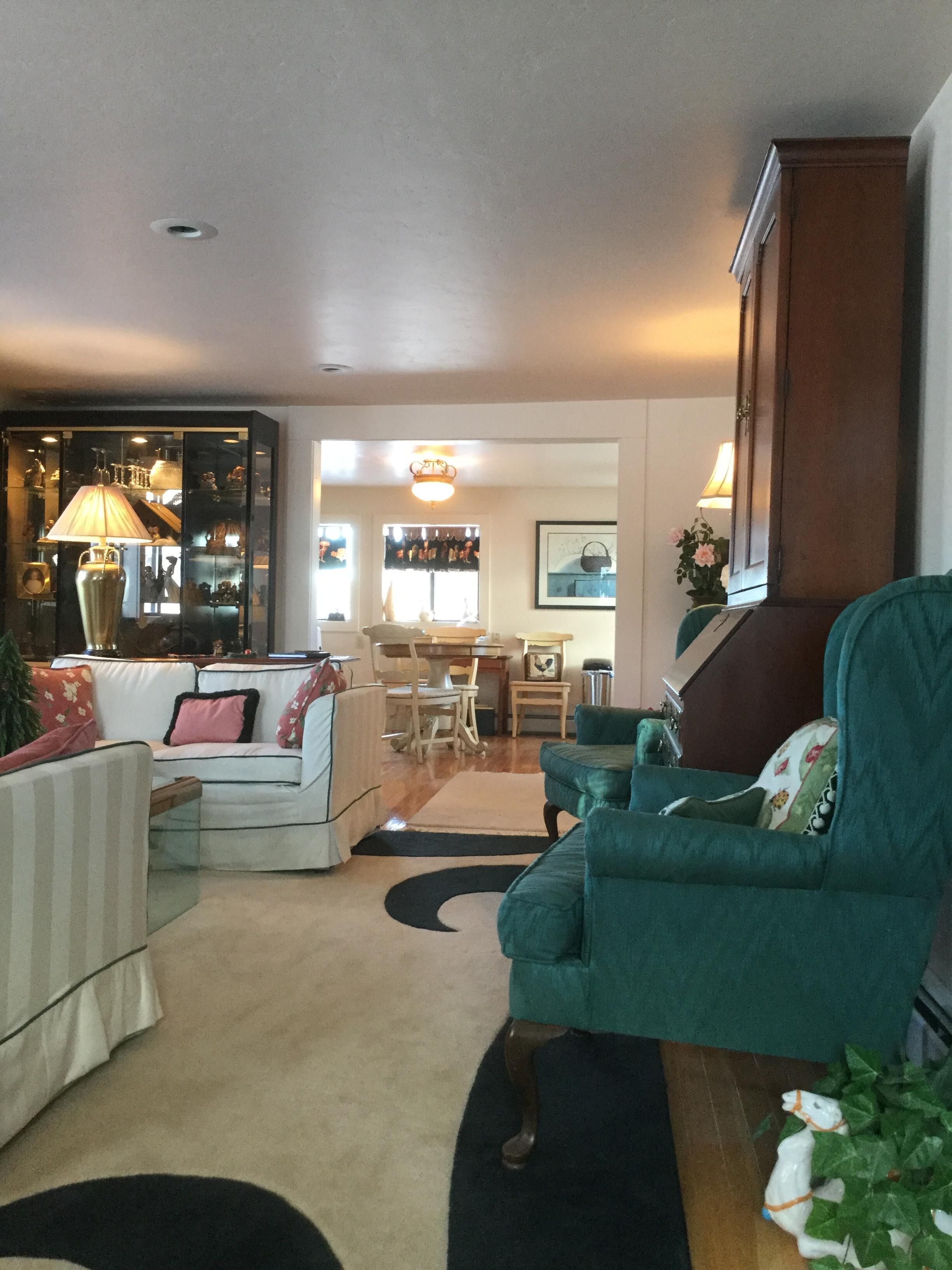 Romantic get away located on a working farm just 20 minutes from Durango. 