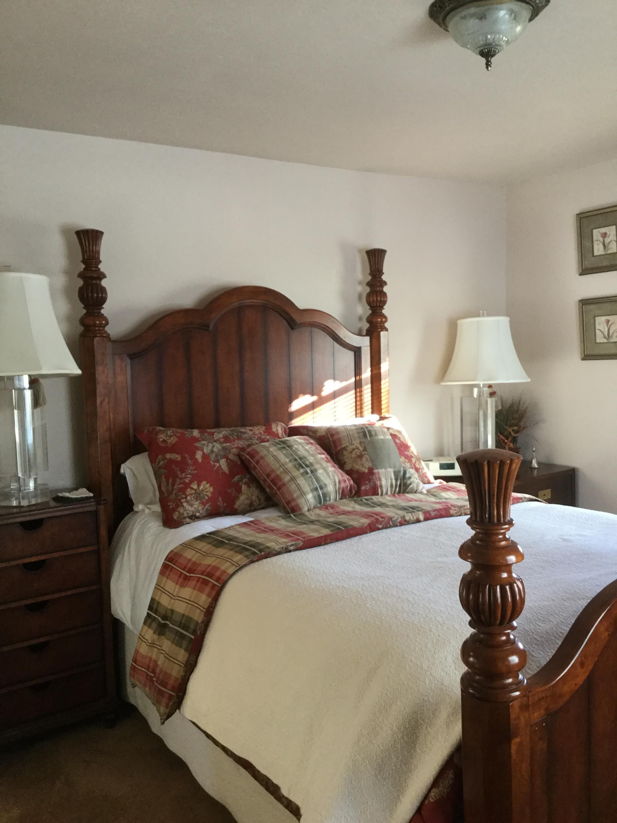 Romantic get away located on a working farm just 20 minutes from Durango. 