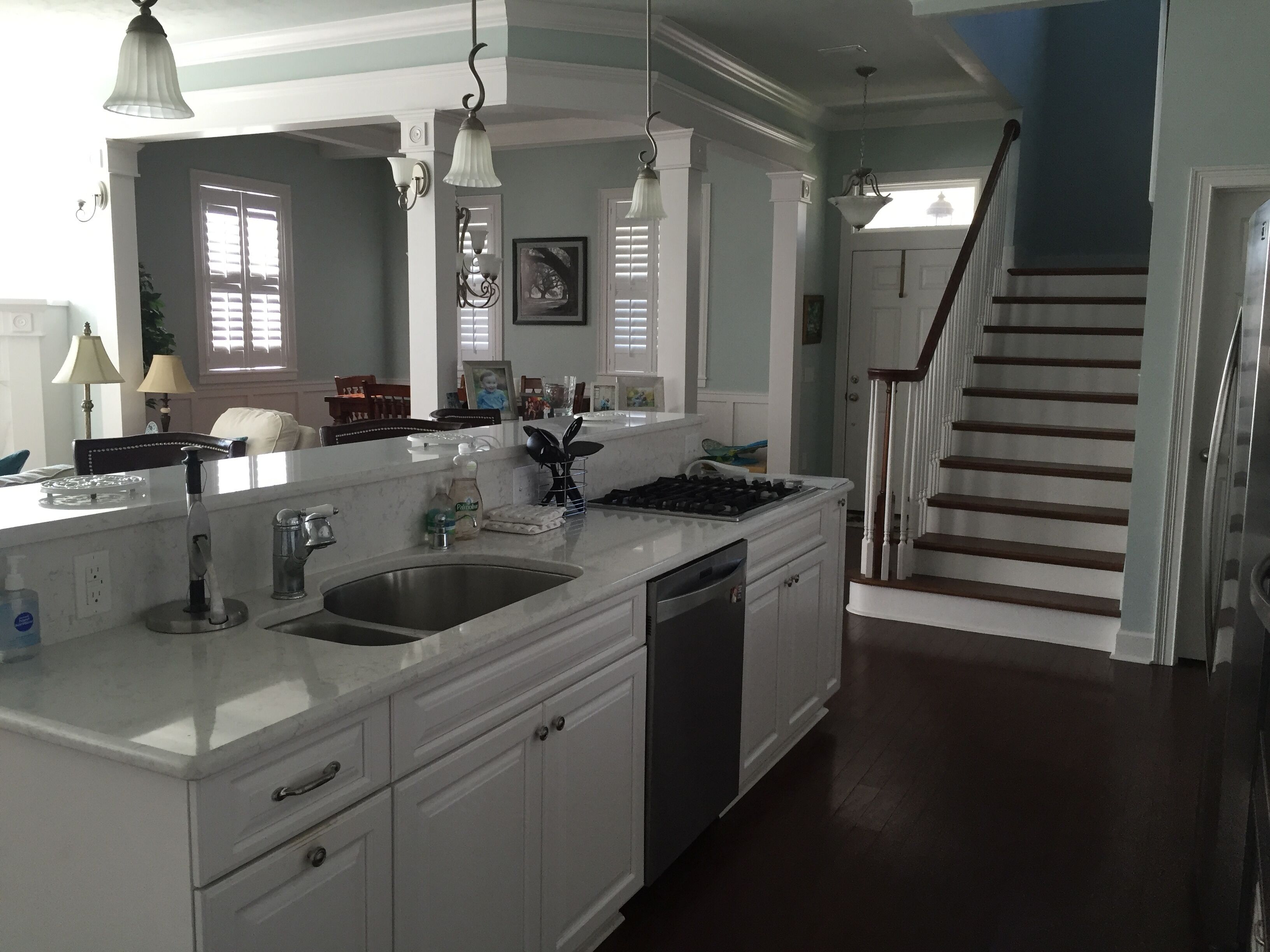 Beautiful 4br/4.5ba House 5 minutes from the stadium / a mile from the Oaks Mall