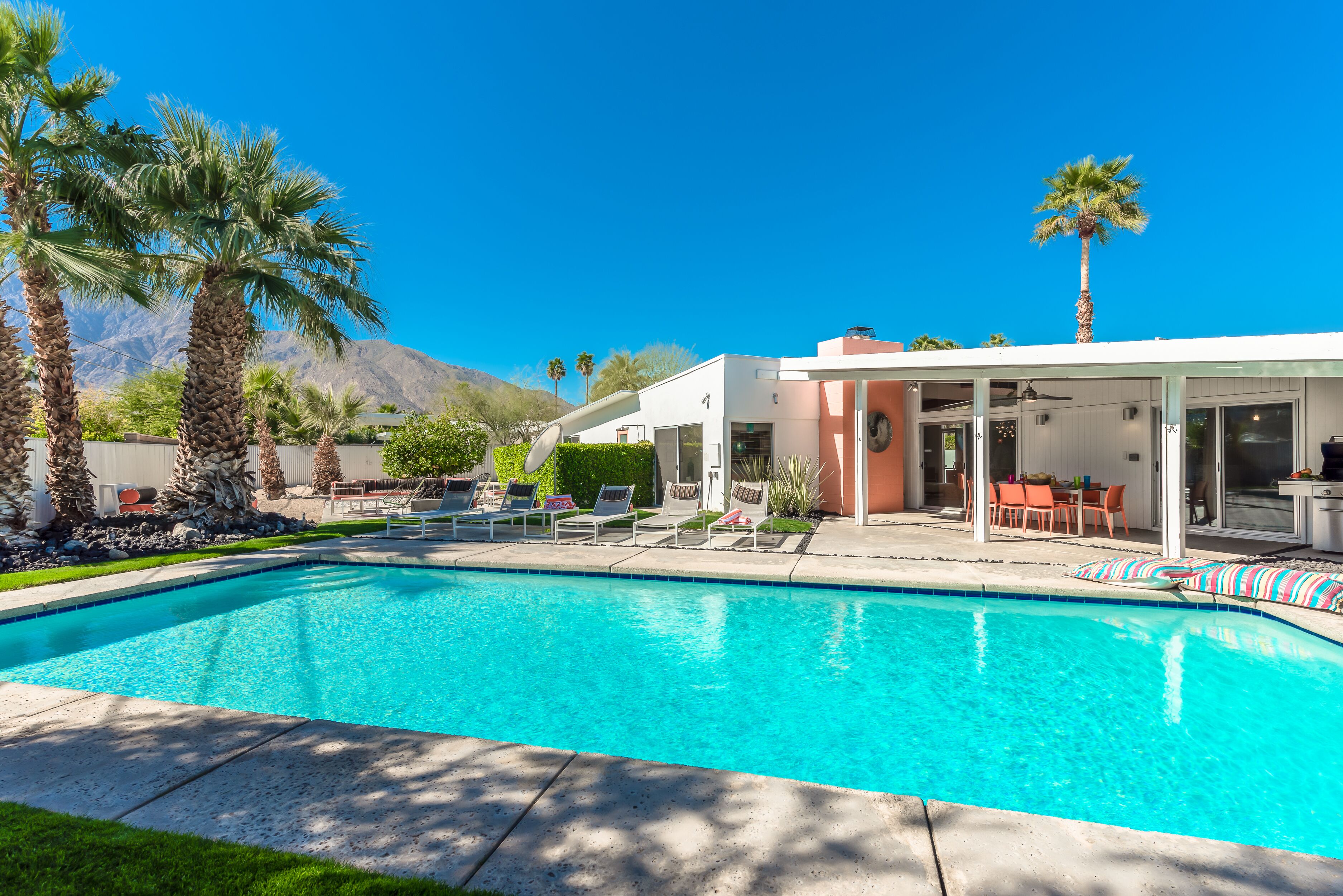 PS Retro: A Fun Throwback to Mid-Century Palm Springs and The Lifestyle