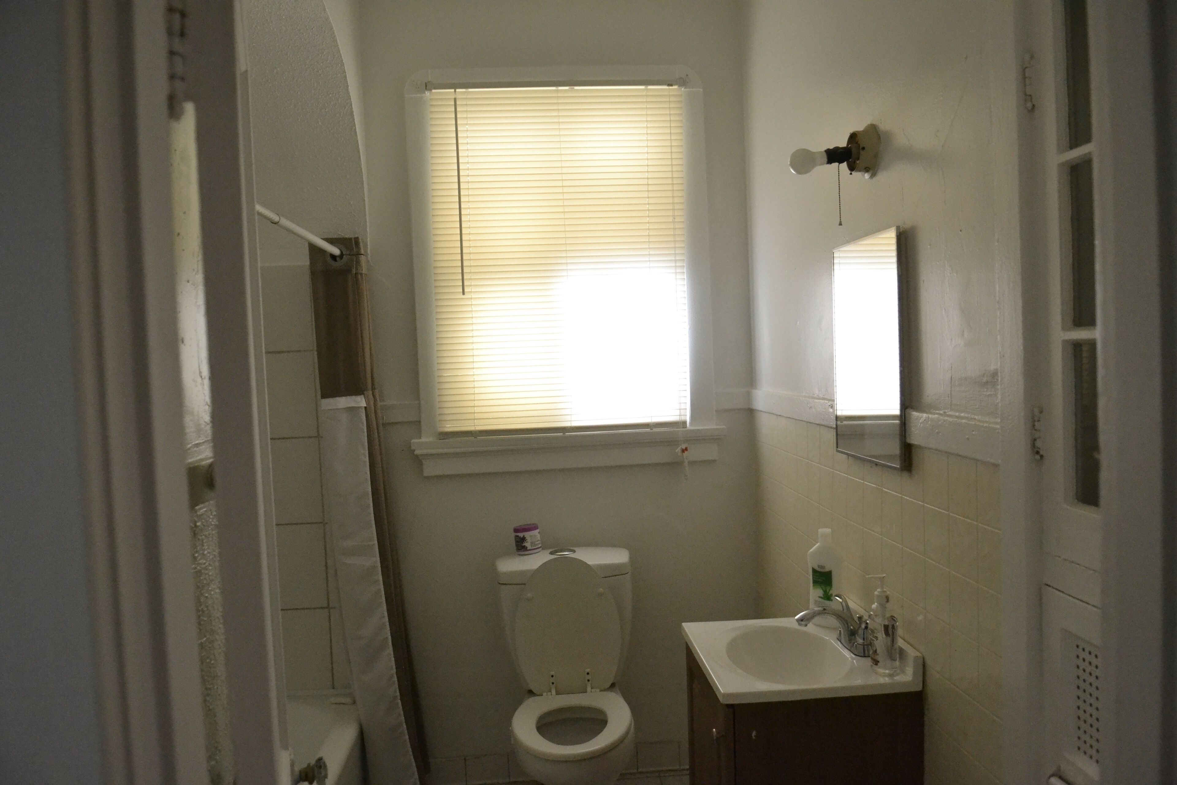 New Listing! <br>Only 1.8 miles to French Quarters and 8 minutes to the Super Dome.