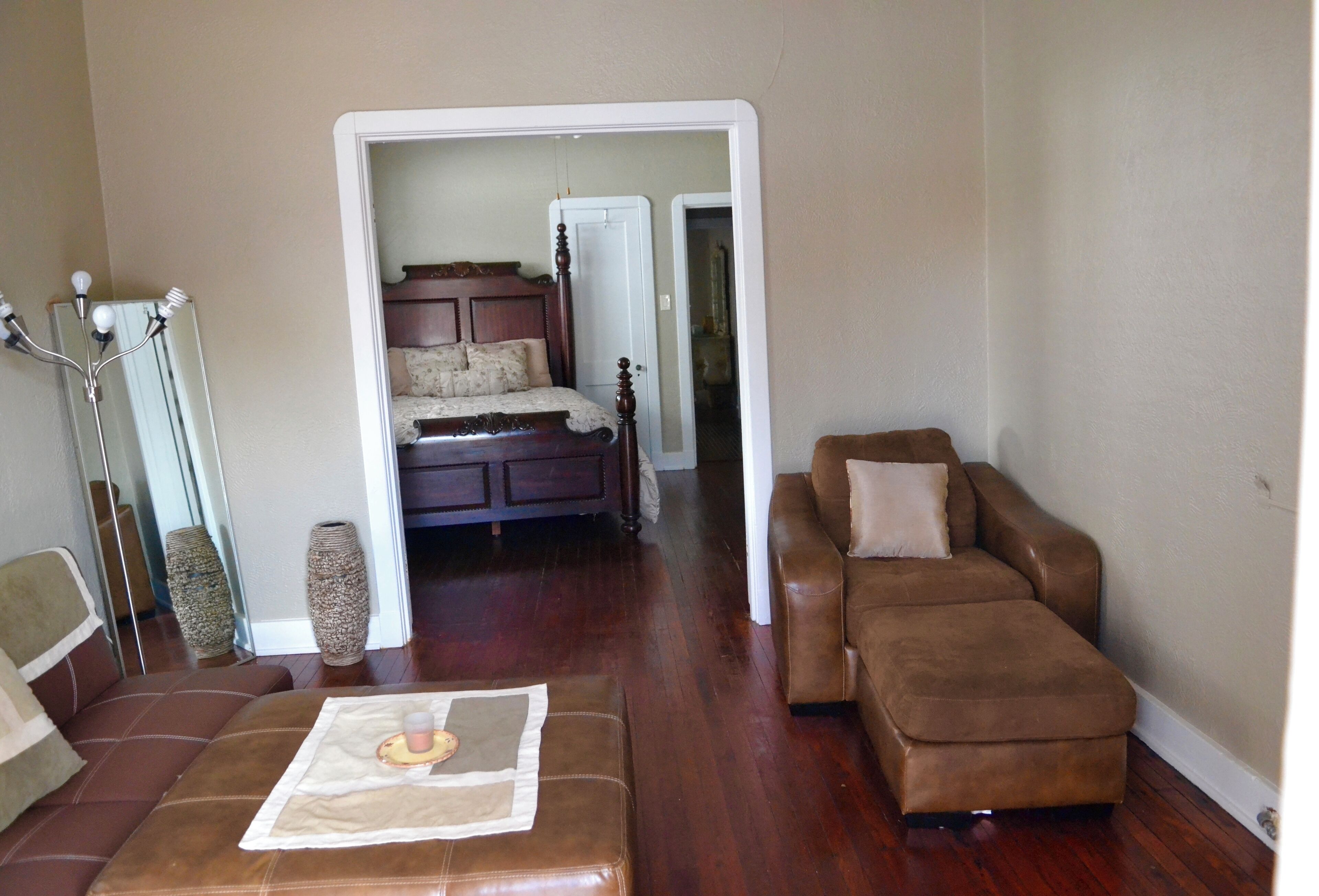 Een smart-tv en een dvd-speler