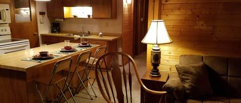 TV connectée, cheminée, lecteur de DVD, vidéothèque