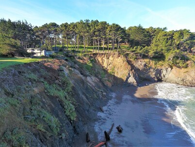 SWEEPING OCEAN FRONT VIEW, PRIVATE & SECLUDED - Cove Suite