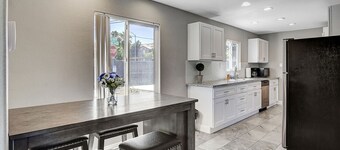 Beautiful sanctuary, minutes from the Strip!