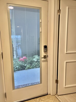 Interior - Water and Golf Course View Ocean Club Membership heated pool wifi (Stuart)