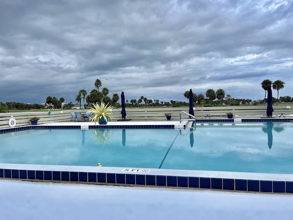 A heated pool - Water and Golf Course View Ocean Club Membership heated pool wifi (Stuart)