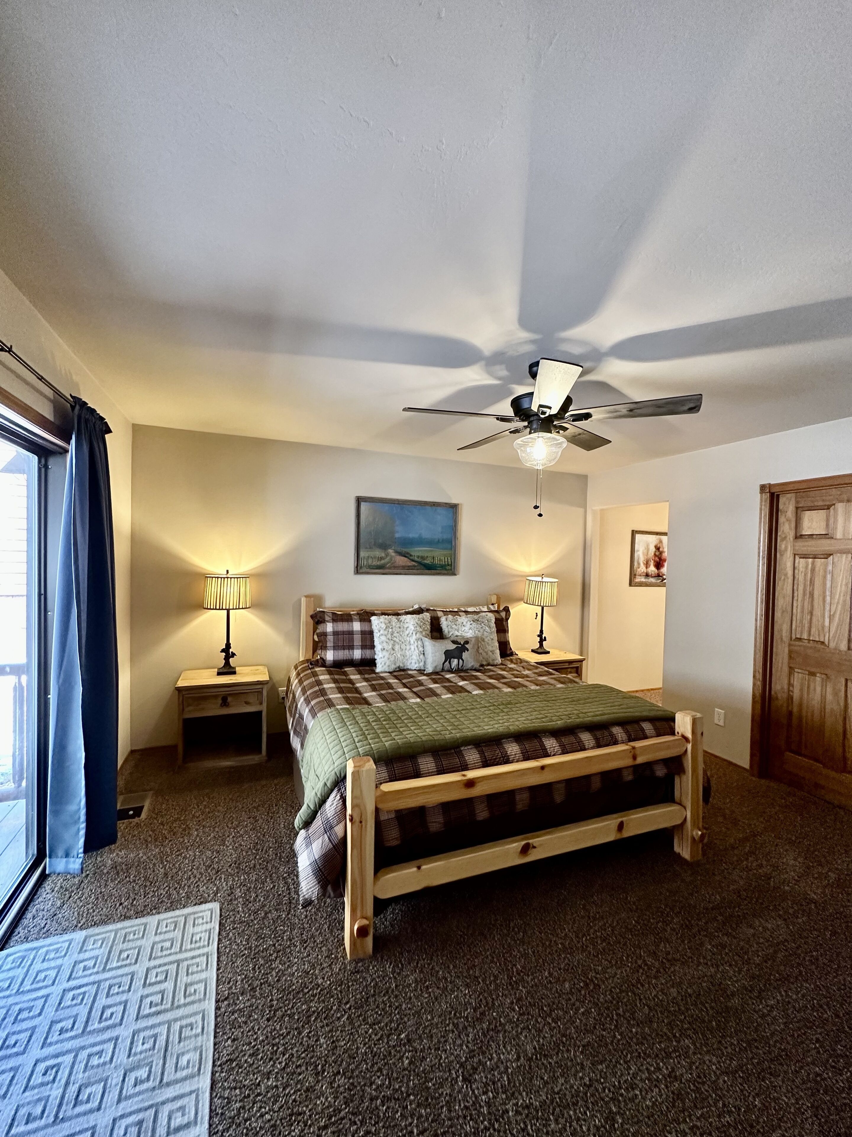 2023 Remodeled Luxurious Year Round Retreat, Sleeps 6, Gorgeous Views!!