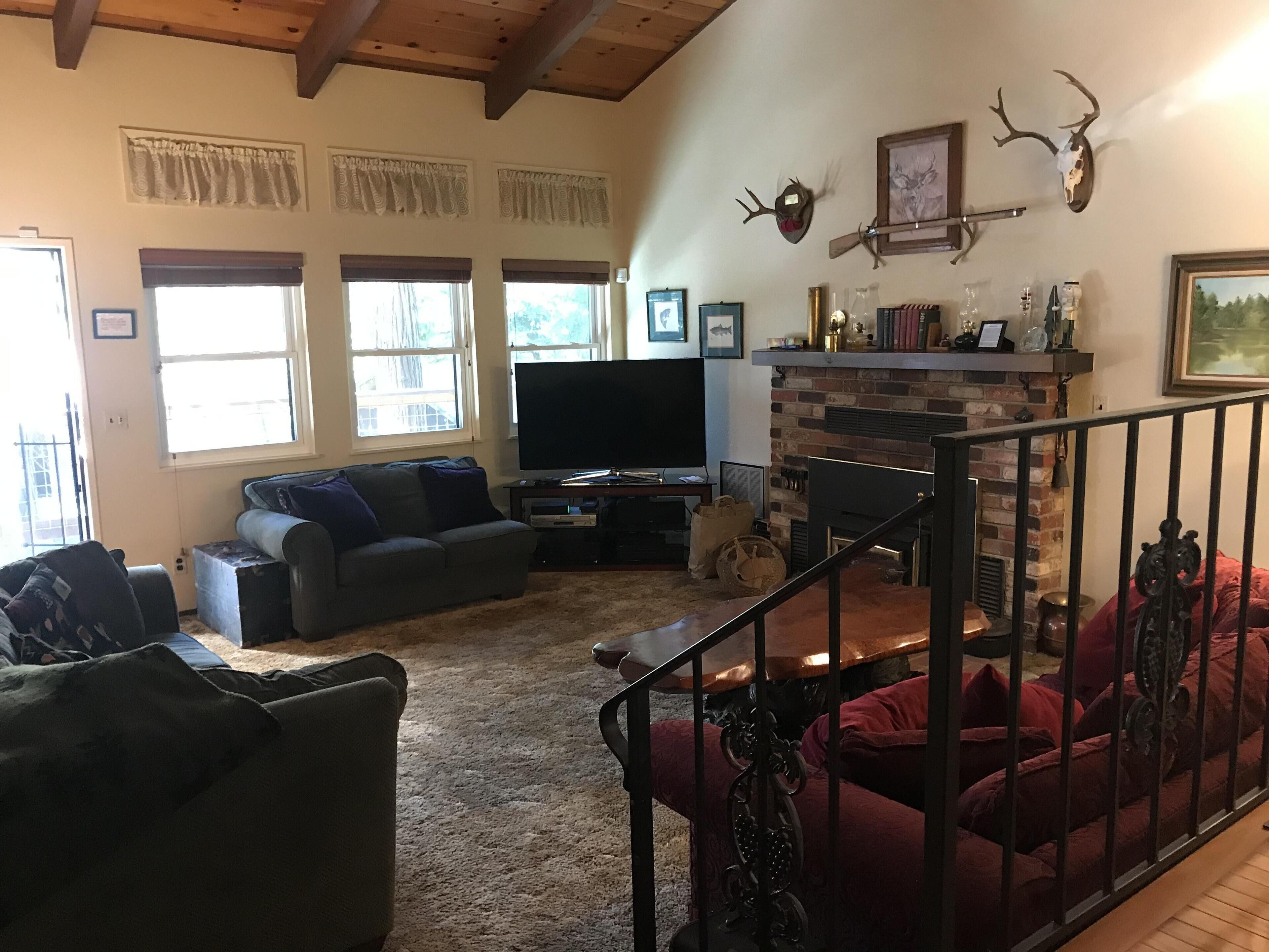 Relaxing, Cozy Home Among The Pines Near Twain Harte.