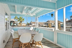 Outdoor dining - Canal Front Home with Private Pool & Boat Slip (Galveston)