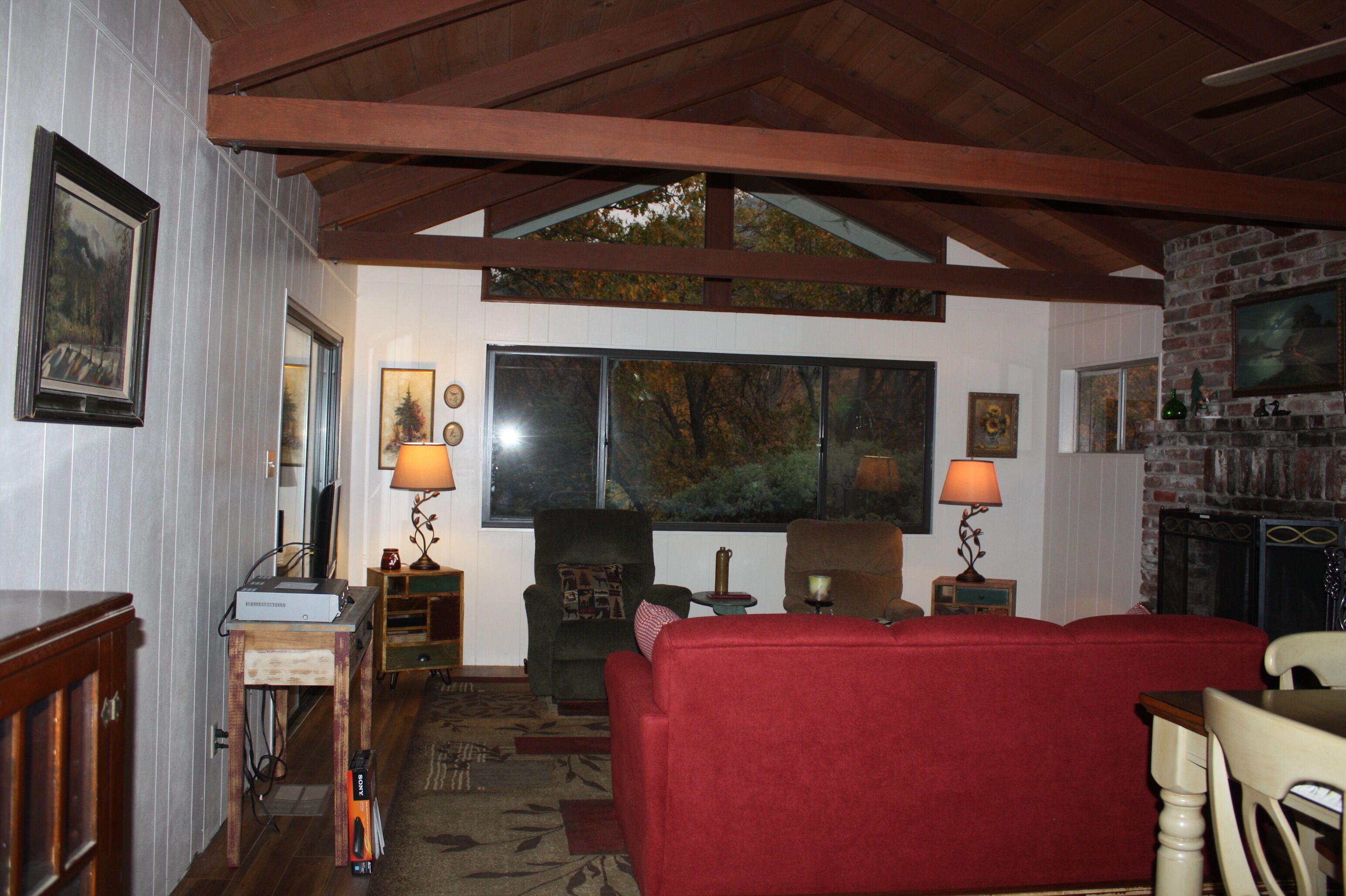 Secluded, cozy cabin  in the heart of Camp Nelson with WIFI and incredible views
