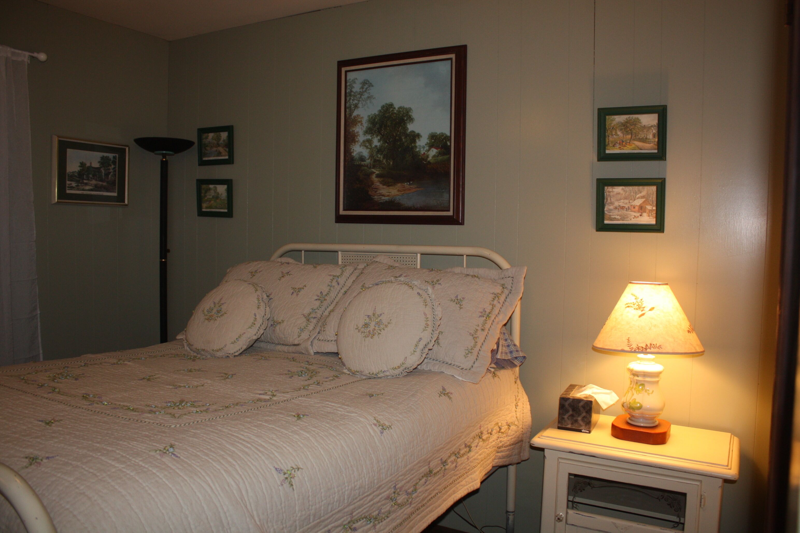 Secluded, cozy cabin  in the heart of Camp Nelson with WIFI and incredible views