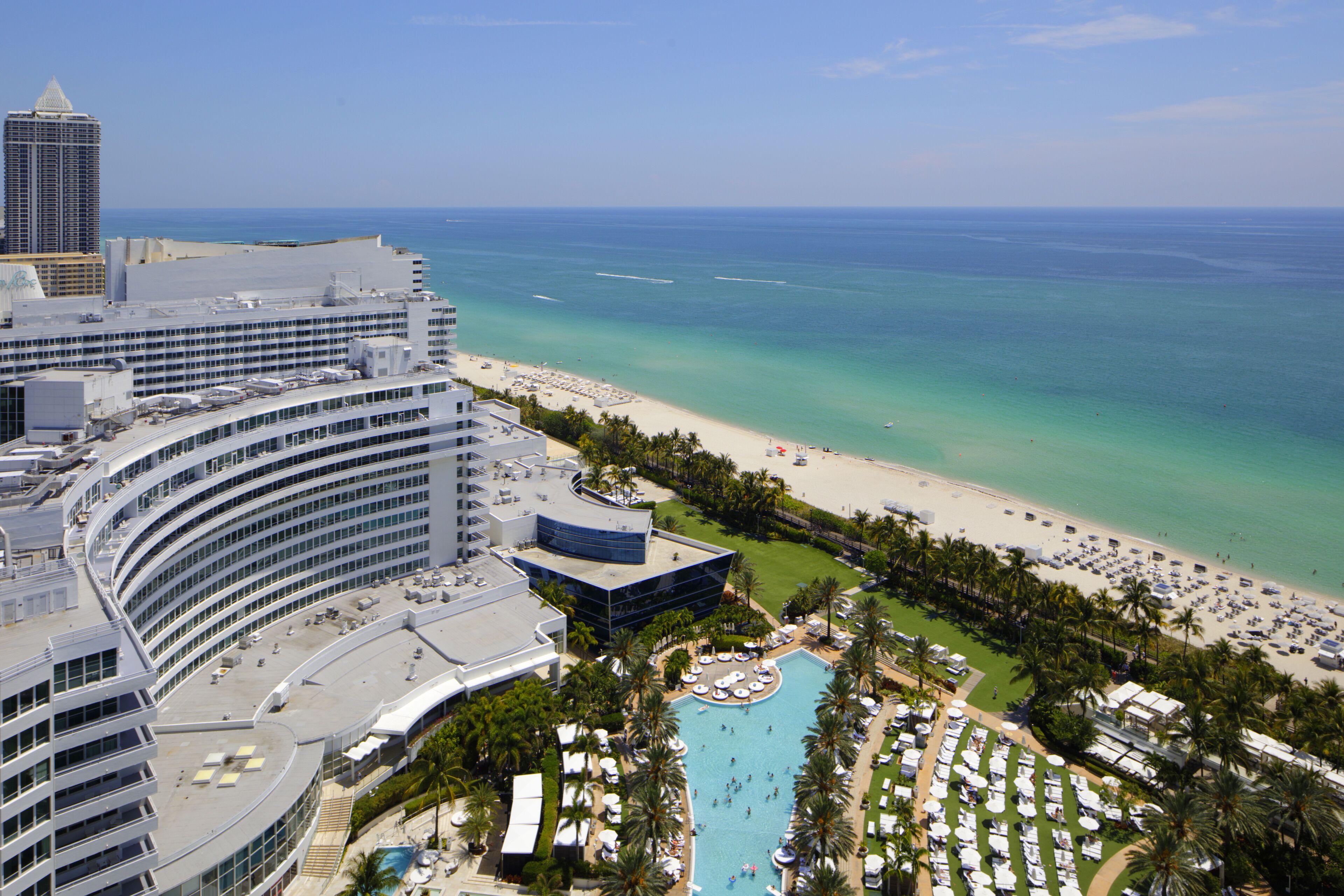 FONTAINEBLEAU HOTEL Oceanview 26th Fl 1 Bd Suite