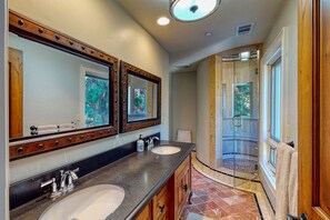 Towels, soap, shampoo, toilet paper - Castle in the Forest (Skyforest)