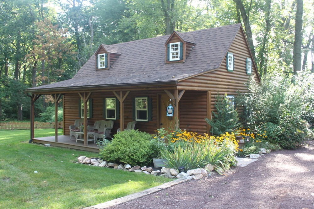 Romantic Cottage, with outdoor hot tub