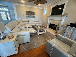 Smart TV, fireplace, DVD player, ping pong