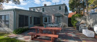 Oceanfront Newly Renov Beach House. Sunroom, Central A/C, etc. On Buzzards Bay!