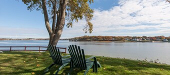 Oceanfront Newly Renov Beach House. Sunroom, Central A/C, etc. On Buzzards Bay!