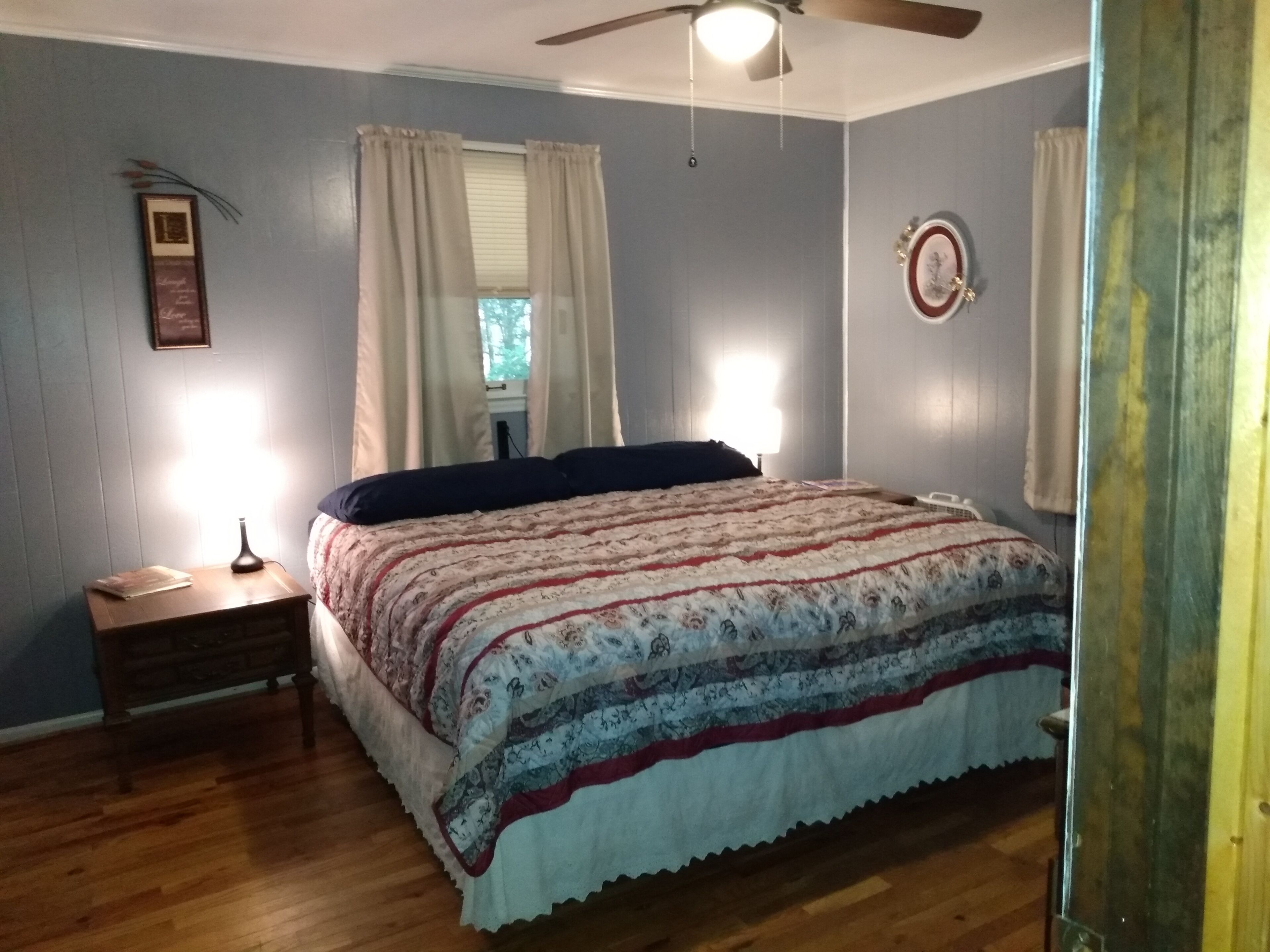 3 bedrooms, iron/ironing board, free WiFi, bed sheets