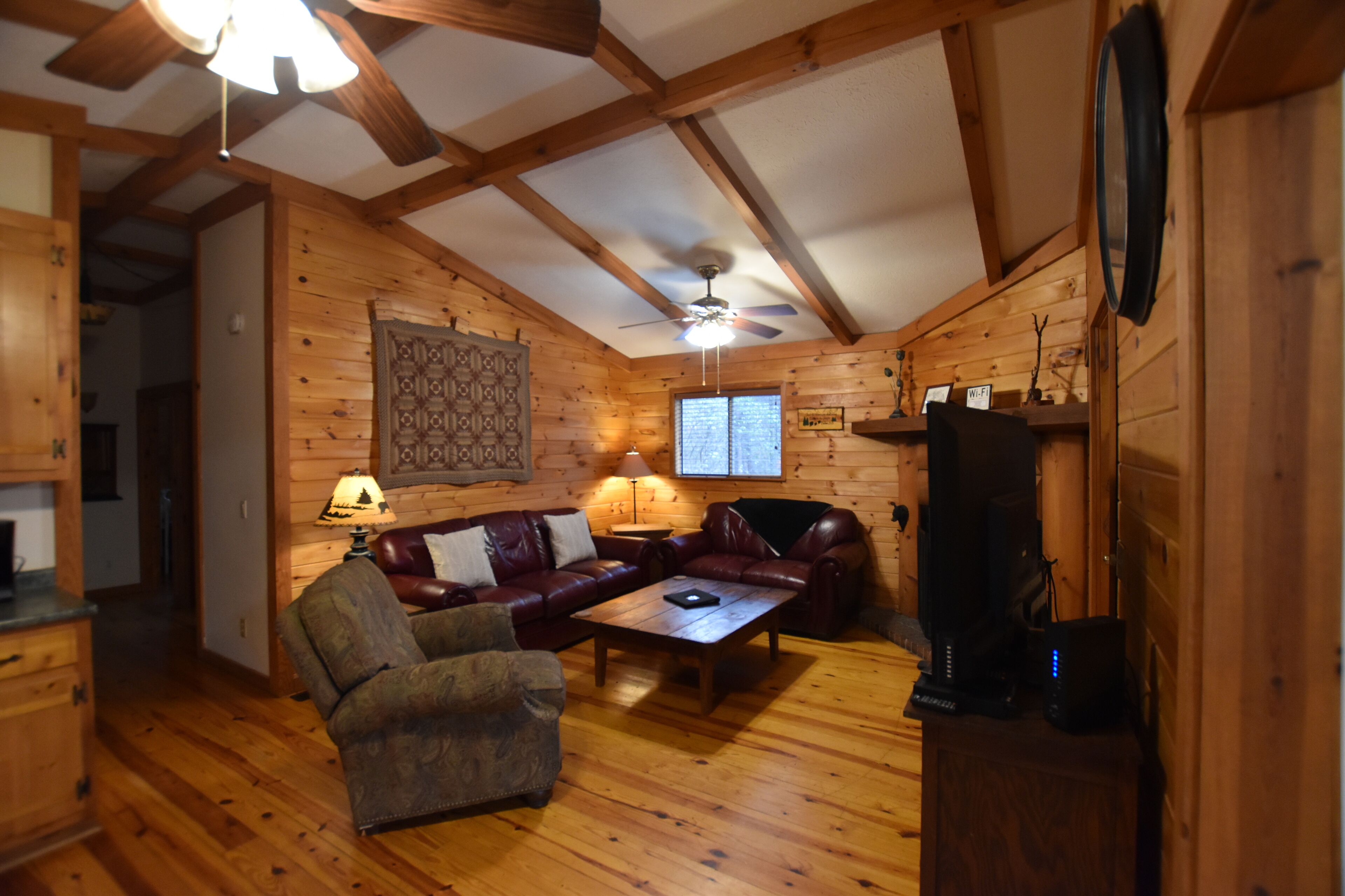 Country Breeze Cabin · - Family Vacation Time!!!