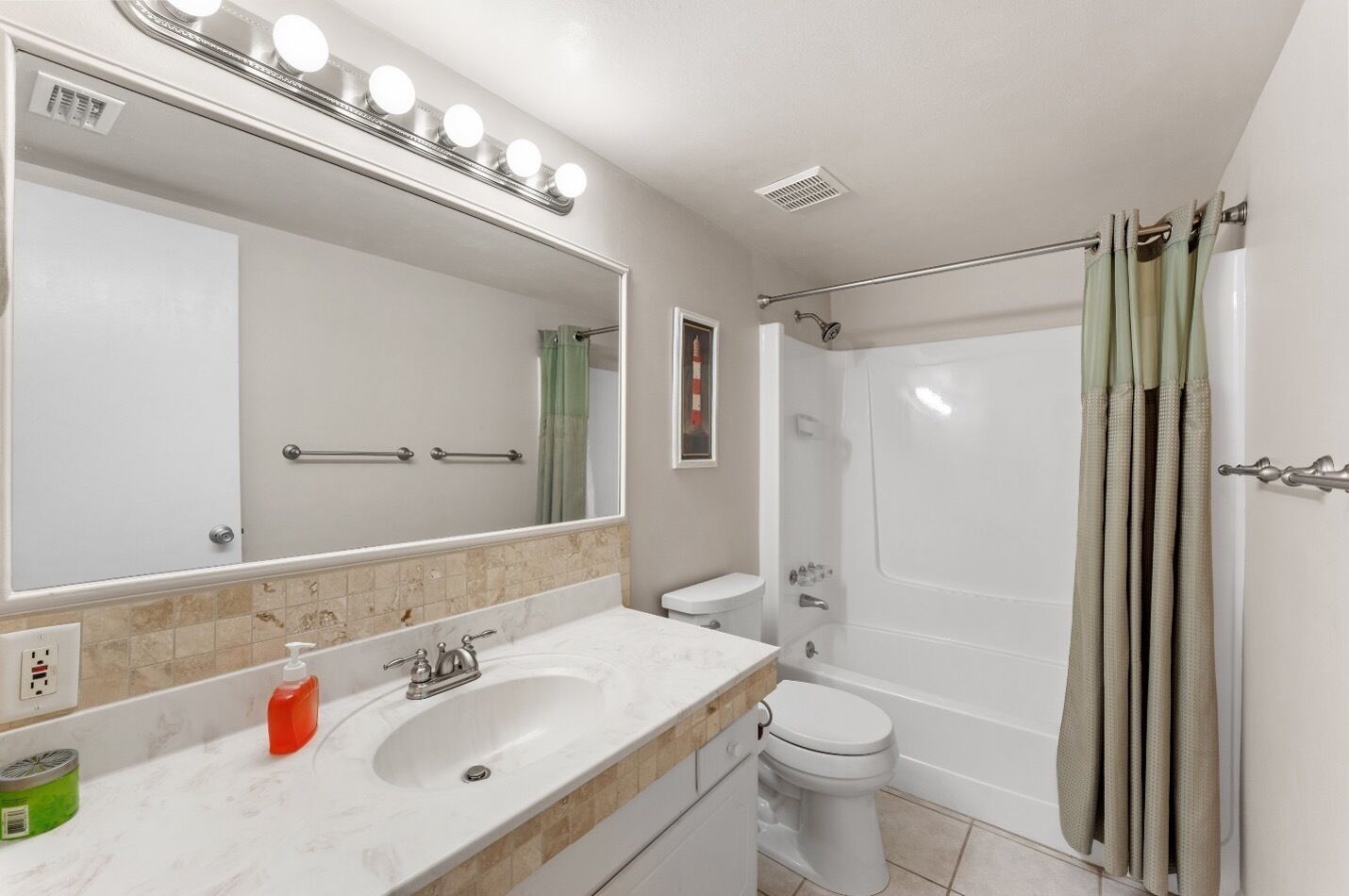 GETAWAY TO THE SUN AND BEACH..