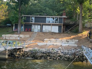 Exterior - 4 Bed and 3 Bath  - Lakefront with private dock (Camdenton)