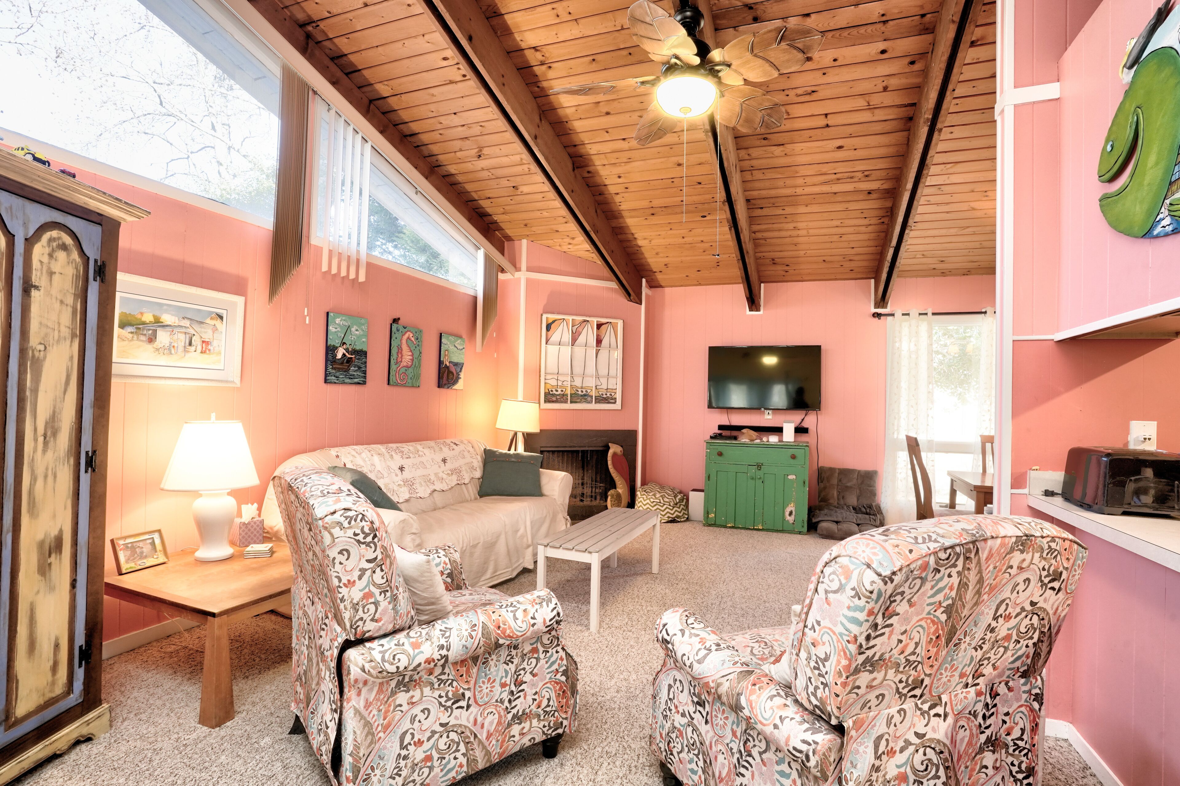 3BR plus loft and 2BA - pet friendly Bethany West home. Pool, pickle ball, gym