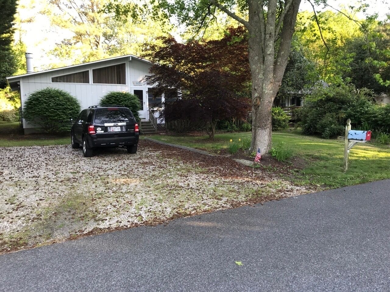 Fun family getaway including your pets! Sleeps 12 - walk to beach 