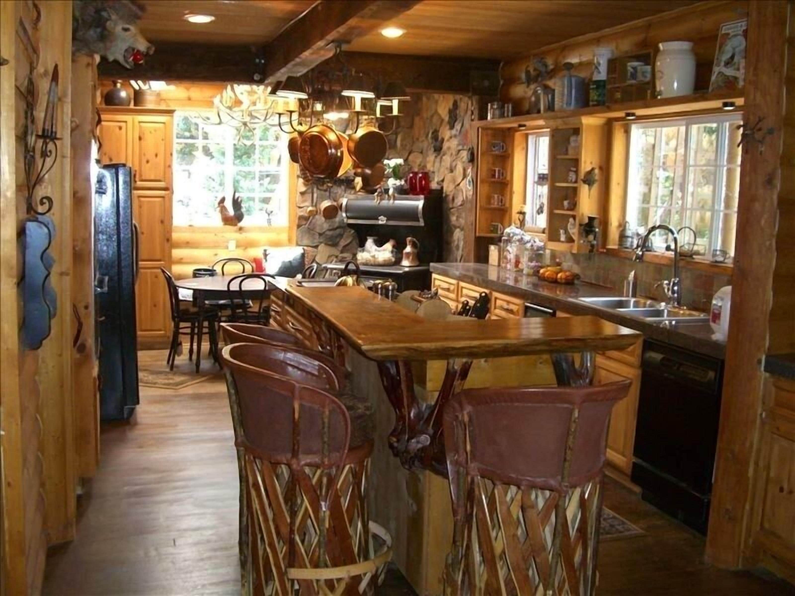 Julian 1927 Historic Cabin Retreat - 'Burgio Bungalow'