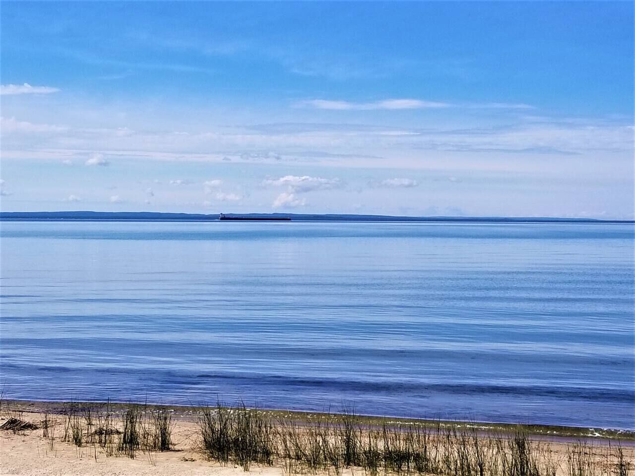 På stranden