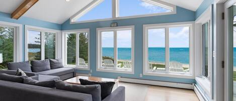 Smart TV, fireplace, DVD player