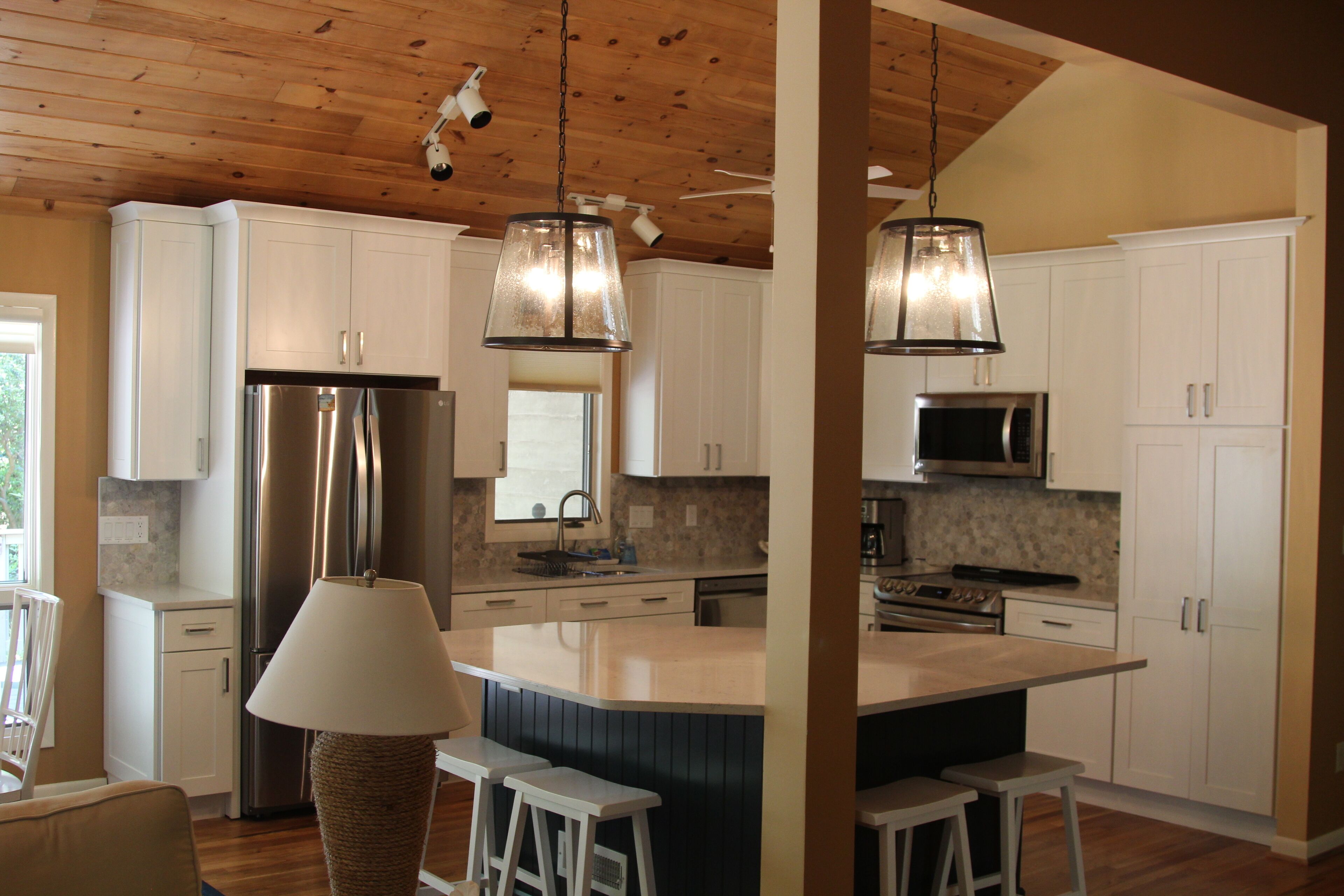 *New Kitchen & Bathrooms* Clean, Quiet Home; Wooded Lot; Private, Guarded Beach