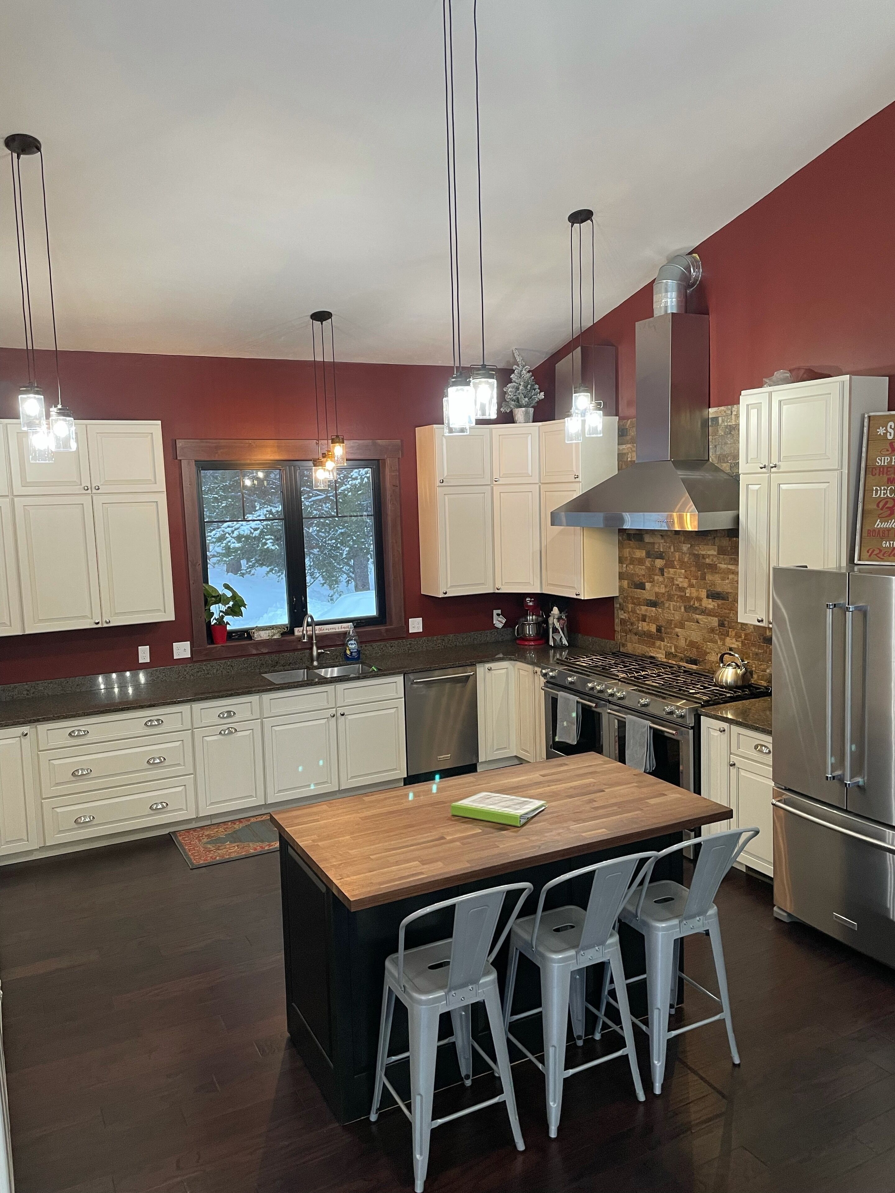 Georgetown Lake Gem Overlooking The Lake