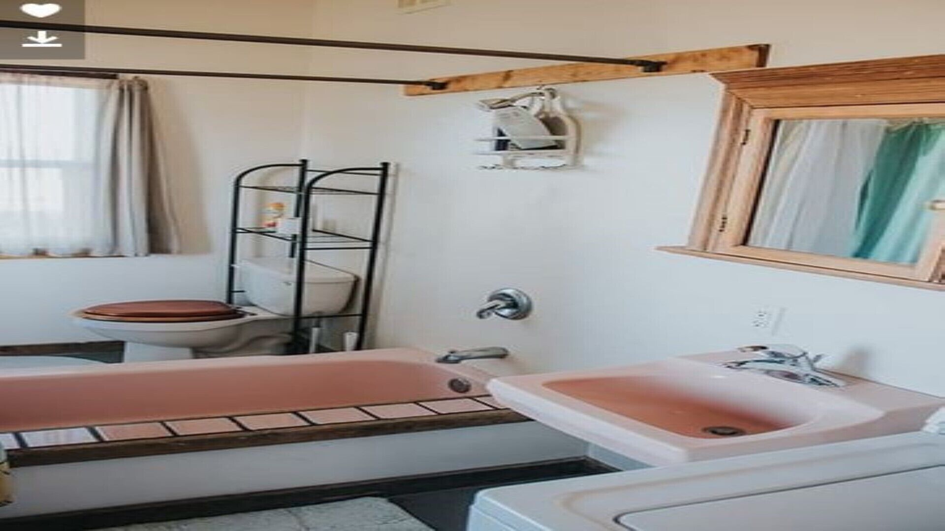 **DISCOUNT**    RUSTIC LITTLE HOUSE